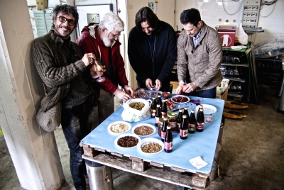 Birra fermentata in anfora preparazione
